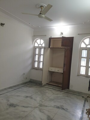 Room in 3 BHK Independent House at Sector 16 – for Rent