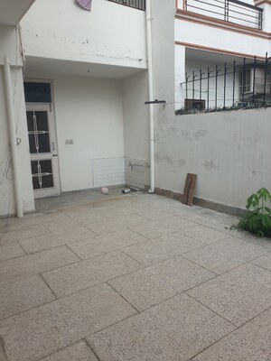 Parking in 3 BHK Independent House at Sector 16 – for Rent