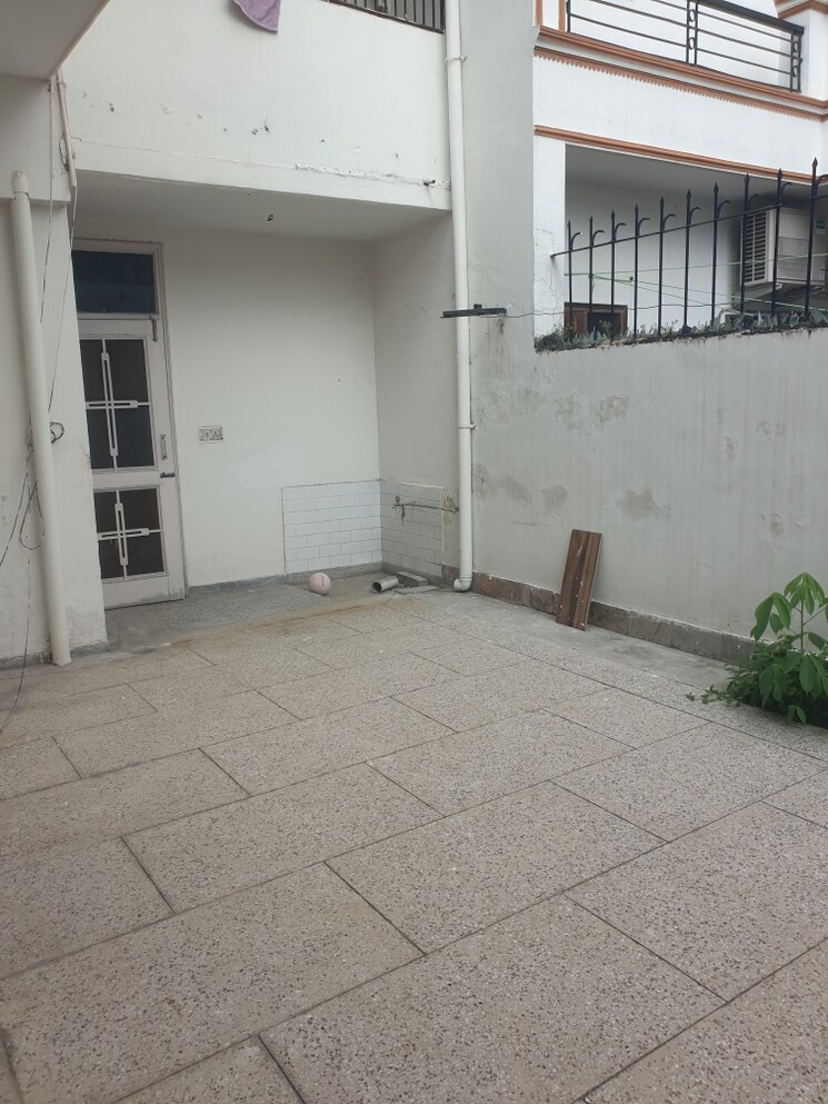  Parking, sector 16 3 Bedroom 2750 Sq.Ft. Independent House In Sector 16 Faridabad 9213852