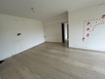 Room in 3 BHK Apartment at Viceroy Savana, Kandivali East – for Rent