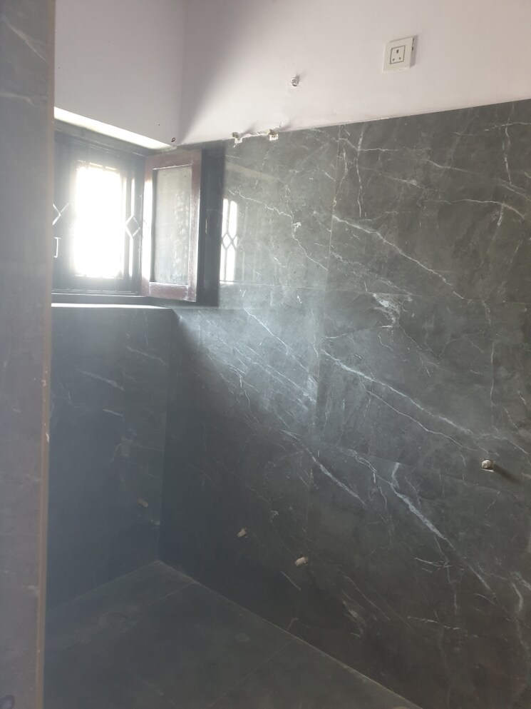 Room, sector 16 3 Bedroom 1850 Sq.Ft. Independent House In Sector 16 Faridabad 9213864