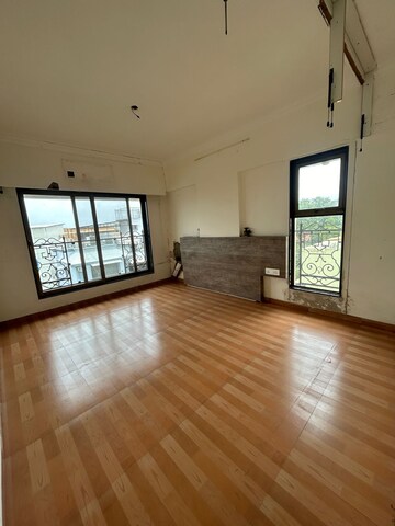 Room in 3 BHK Apartment at Raheja Reflections Eternity, Kandivali East – for Rent