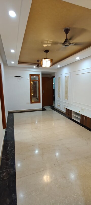 Room in 3 BHK Builder Floor at Mehrauli – for Sale