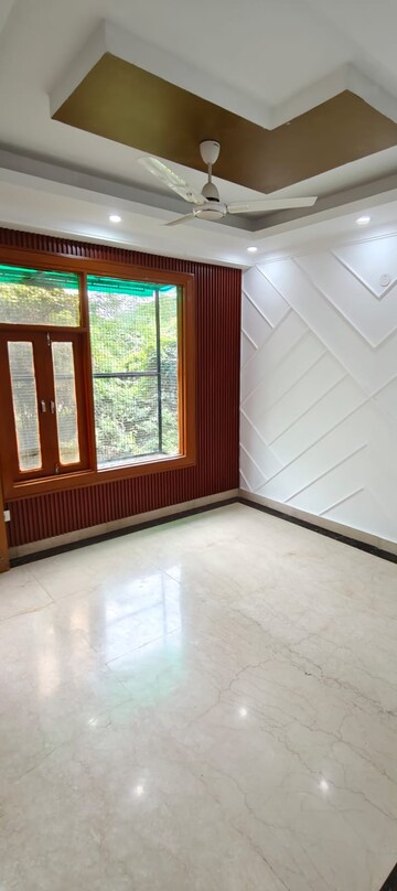 Room in 3 BHK Builder Floor at Mehrauli – for Sale