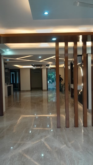 Staircase in 3.5 BHK Apartment at Unitech Espace Nirvana Country, Sector 50 – for Rent