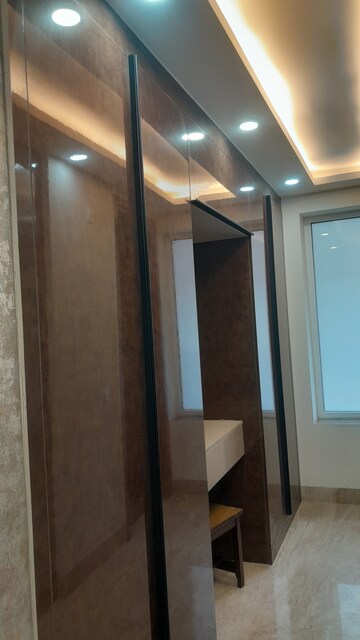 Furnished Amenities in 3.5 BHK Apartment at Unitech Espace Nirvana Country, Sector 50 – for Rent