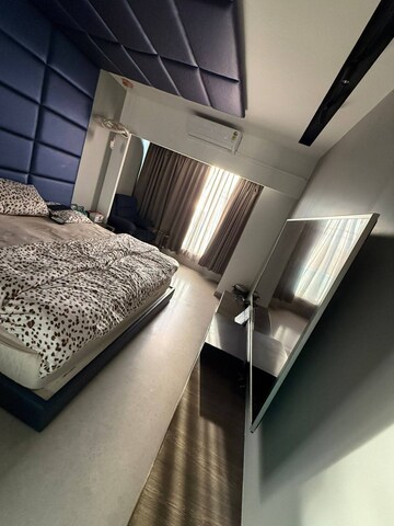 Bedroom in 2 BHK Apartment at Powai – for Rent