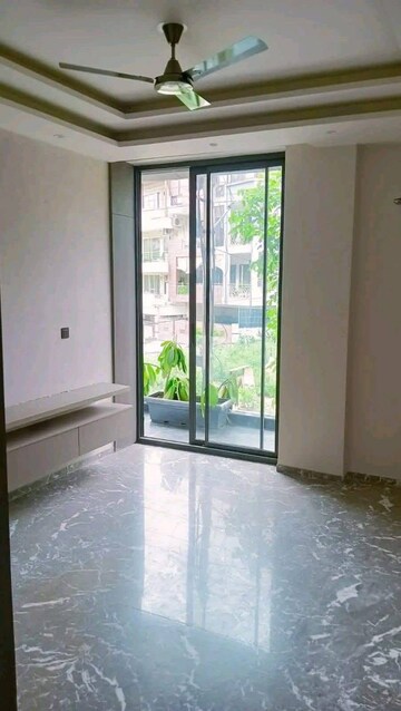 Room in 4 BHK Builder Floor at Sector 40 – for Sale