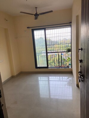 Room in 1 BHK Apartment at Raunak Heights, Ghodbunder Road – for Rent