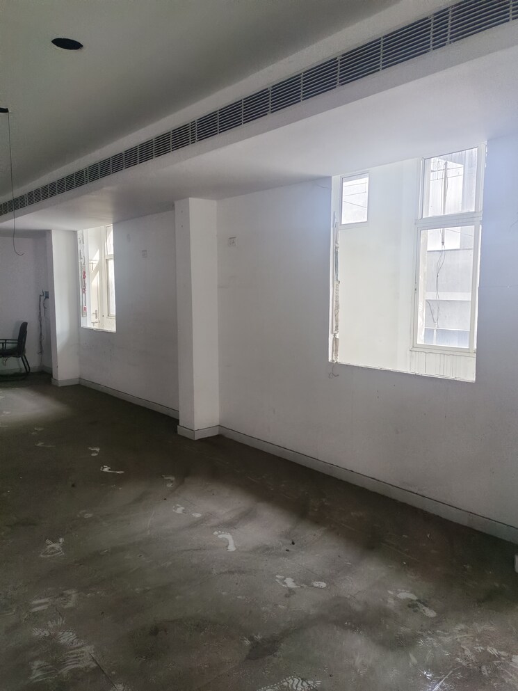 Room, abids Commercial Showroom 2025 Sq.Ft. In Abids Hyderabad 9213910