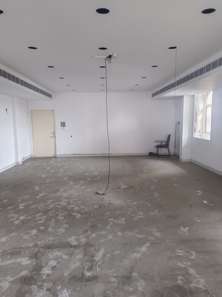 Room, abids Commercial Showroom 2025 Sq.Ft. In Abids Hyderabad 9213910