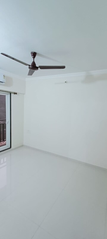 Room in 1 BHK Apartment at Raunak Heights, Ghodbunder Road – for Rent