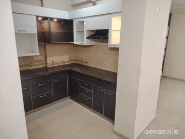 Kitchen in 3 BHK Apartment at Omaxe R2, Gomti Nagar – for Rent