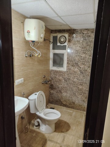 Bathroom in 3 BHK Apartment at Omaxe R2, Gomti Nagar – for Rent