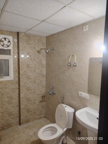 Bathroom in 3 BHK Apartment at Omaxe R2, Gomti Nagar – for Rent
