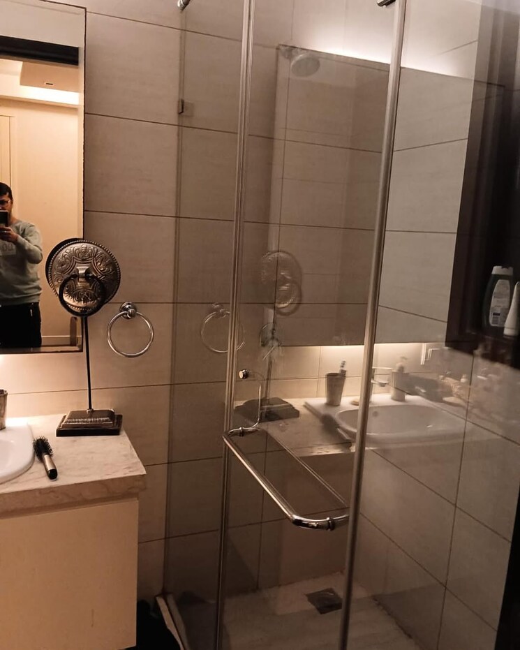 Master Bedroom, ashok vihar 5 Bedroom 300 Sq.Yd. Independent House In Ashok Vihar Delhi 9213959