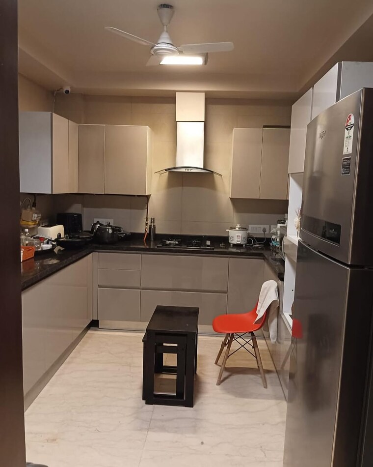 Kitchen, ashok vihar 5 Bedroom 300 Sq.Yd. Independent House In Ashok Vihar Delhi 9213959