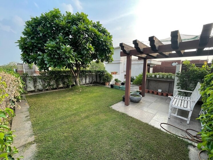 Exterior View, model town phase 2 5 Bedroom 1200 Sq.Ft. Penthouse In Model Town Phase 2 Delhi 9213977