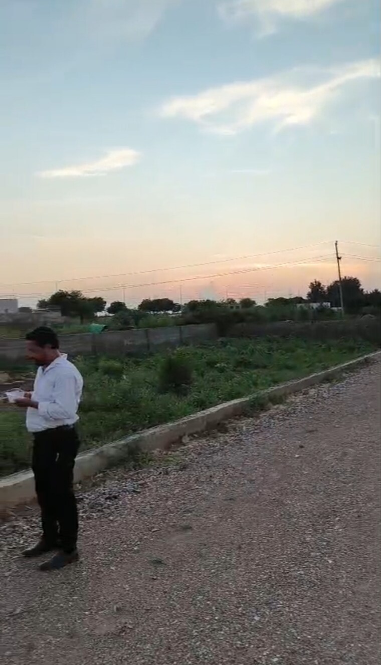 undefined, sector 162  100 Sq.Yd. Plot In Sector 162 Noida 9213989