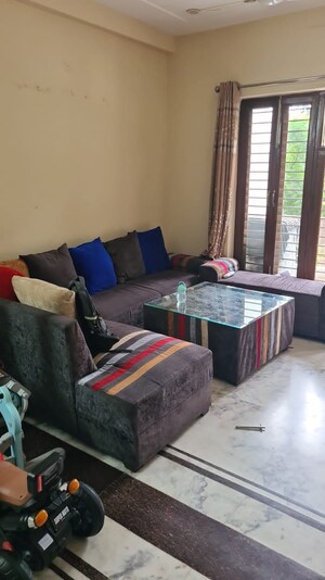 Bedroom in 2 BHK Builder Floor at Sector 23 – for Rent