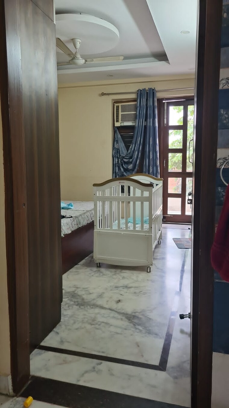 Balcony, sector 23 2 Bedroom 1800 Sq.Ft. Builder Floor In Sector 23 Gurgaon 9214013