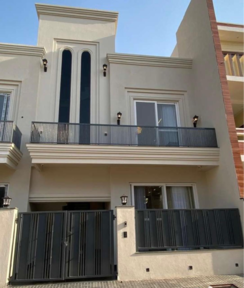 4 BHK + Pooja Room,Servant Room,Study Room,Extra Room Independent House For Sale in New Sunny Enclave 