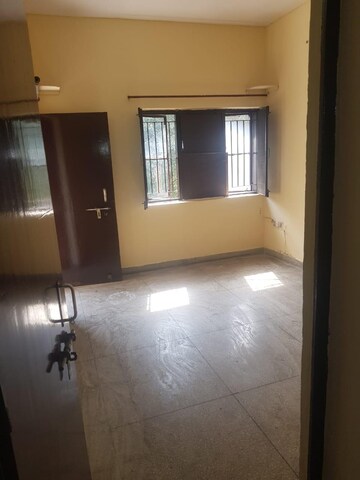 Room in 1 BHK Apartment at Arawali Apartments, Sector 52 – for Sale