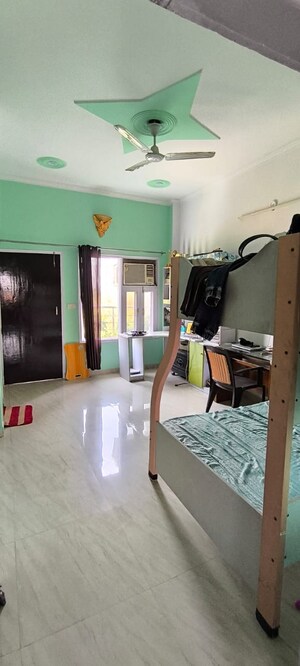 Team Area in 3 BHK Builder Floor at Palam Vihar – for Sale