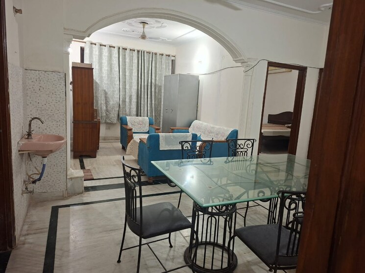 Team Area, sector 22b 3 Bedroom 2500 Sq.Ft. Builder Floor In Sector 22b Gurgaon 9214029