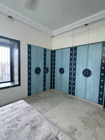 Room in 3 BHK Apartment at Windsor Garden Enclave, Vasant Vihar – for Rent