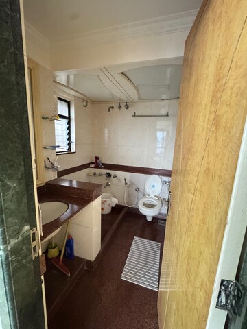 Team Area in 3 BHK Apartment at Windsor Garden Enclave, Vasant Vihar – for Rent