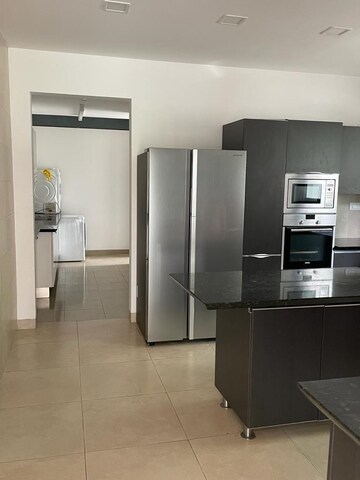 Bathroom in 4 BHK Villa at Prestige Golfshire, Nandi Hills – for Rent