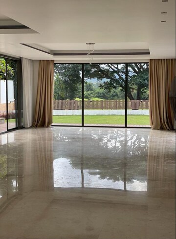 Room in 4 BHK Villa at Prestige Golfshire, Nandi Hills – for Rent