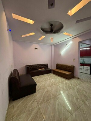 Team Area in 1.5 BHK Builder Floor at Ramesh Nagar – for Rent