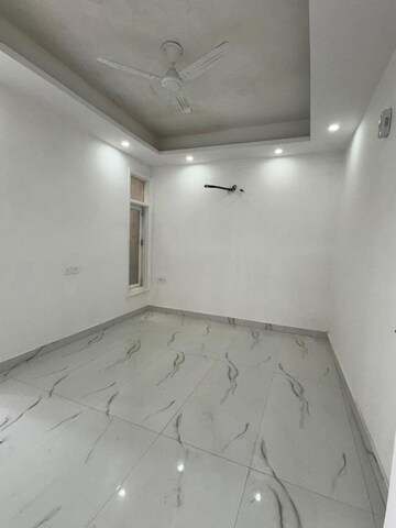 Room in 2 BHK Builder Floor at Neb Sarai – for Rent