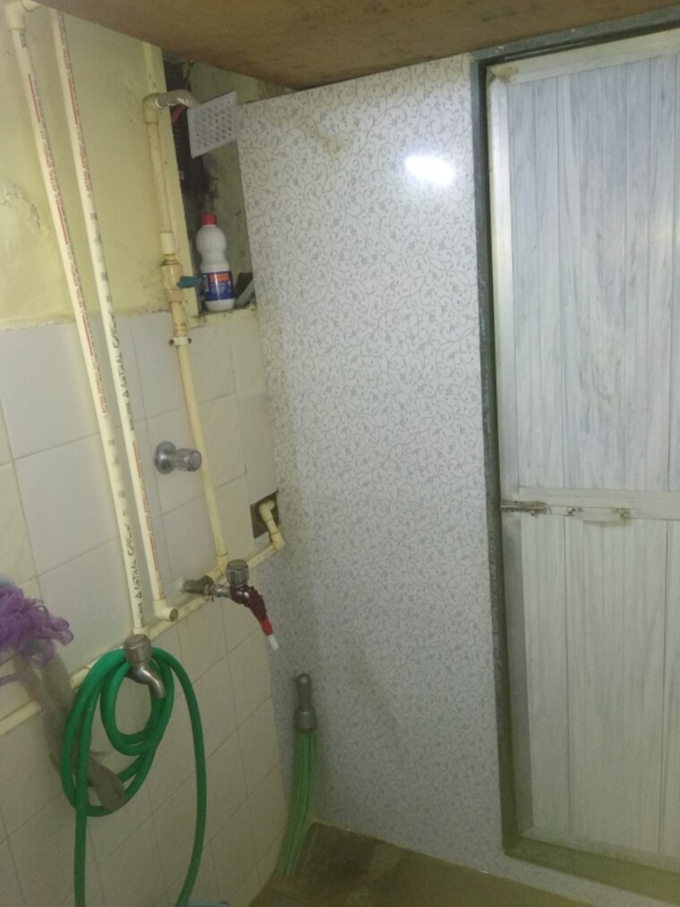 Bathroom, mhada-apartments-old-magathane 1 RK 250 Sq.Ft. Apartment In Borivali East Mumbai 9214063