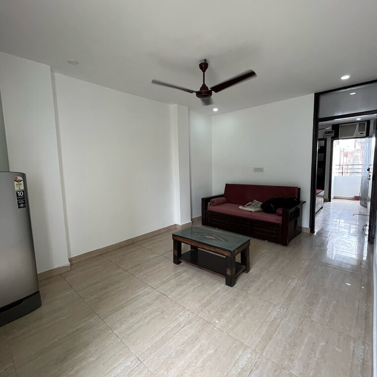 Room, panchsheel park 1.5 Bedroom 500 Sq.Ft. Builder Floor In Panchsheel Park Delhi 9214080