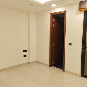 Room in 3 BHK Builder Floor at Hauz Khas – for Rent