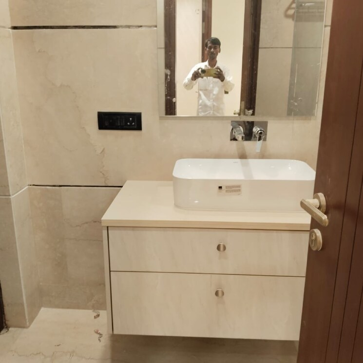 Bathroom, hauz khas 3 Bedroom 1500 Sq.Ft. Builder Floor In Hauz Khas Delhi 9214091