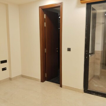 Room in 3 BHK Builder Floor at Hauz Khas – for Rent