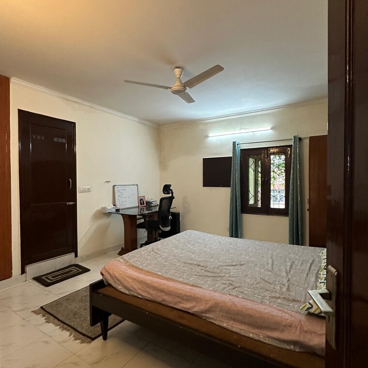 Bedroom, sarvapriya vihar 2.5 Bedroom 1500 Sq.Ft. Builder Floor In Sarvapriya Vihar Delhi 9214102