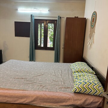 Bedroom in 2.5 BHK Builder Floor at Sarvapriya Vihar – for Rent