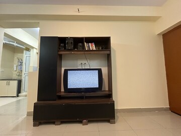 Room in 2 BHK Apartment at La Residentia, Tech Zone 4 Greater Noida – for Rent