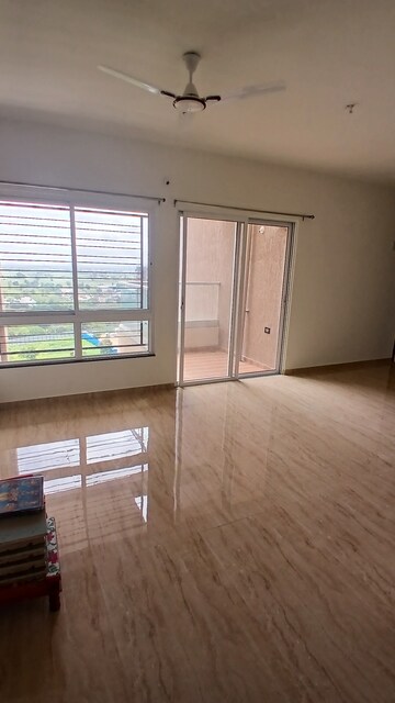 Room in 2 BHK Apartment at VTP Beaumonde, Kharadi – for Rent