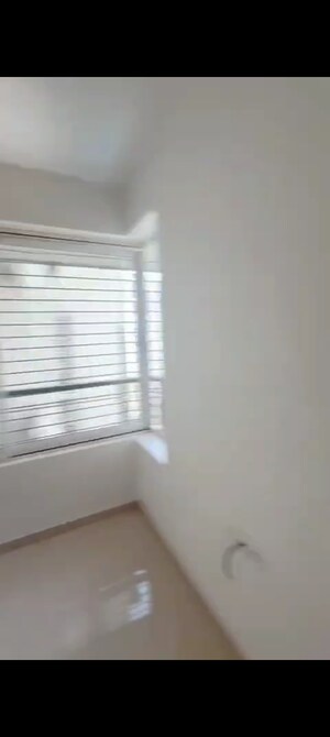 Furnished Amenities in 3 BHK Apartment at DLH Orchid, Andheri West – for Rent