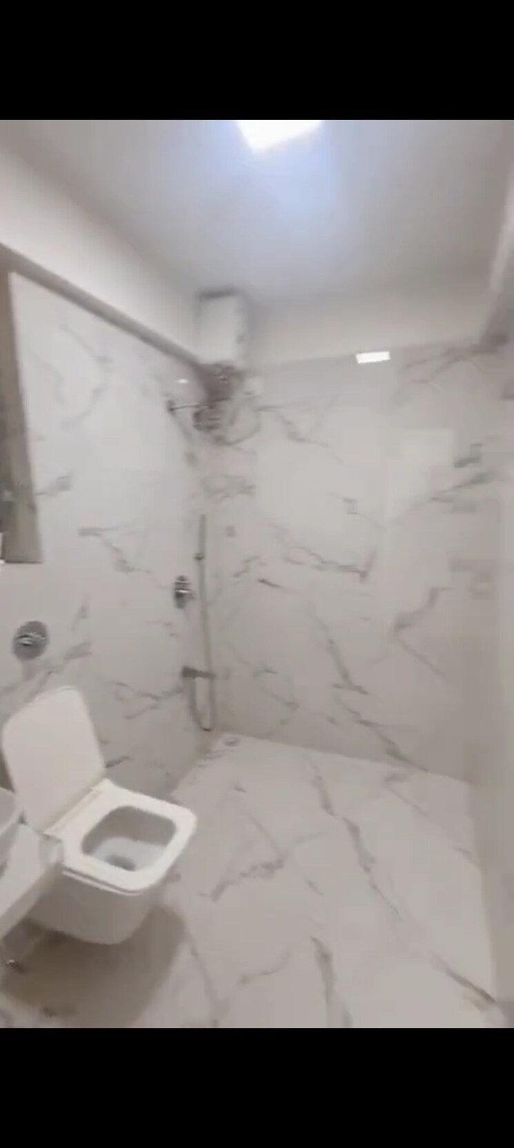 Bathroom, dlh-orchid 3 Bedroom 1600 Sq.Ft. Apartment In Andheri West Mumbai 9214138