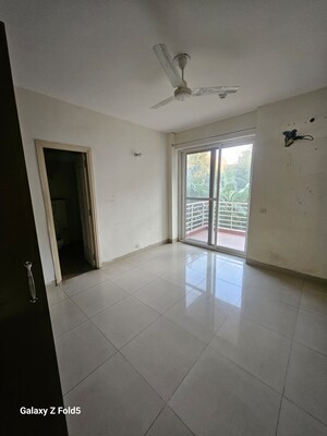 Furnished Amenities in 3.5 BHK Apartment at Mahindra Lifespaces Chloris, Sector 19 – for Rent