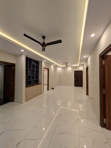 Room in 3 BHK Apartment at Trendsquares Ambience, Thanisandra Main Road – for Rent