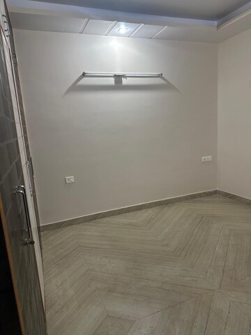 Room in 3 BHK Apartment at Anuradha Apartments CGHS, Paschim Vihar – for Rent