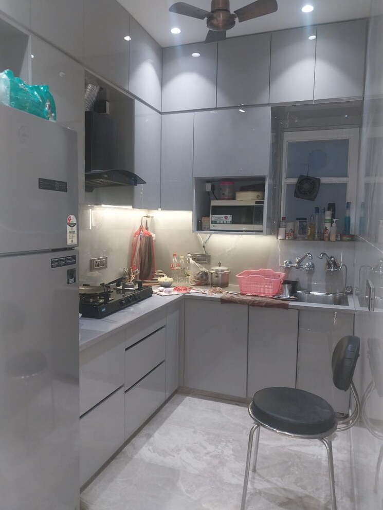 Kitchen, navbharat-apartments 2.5 Bedroom 1100 Sq.Ft. Apartment In Paschim Vihar Delhi 9214160